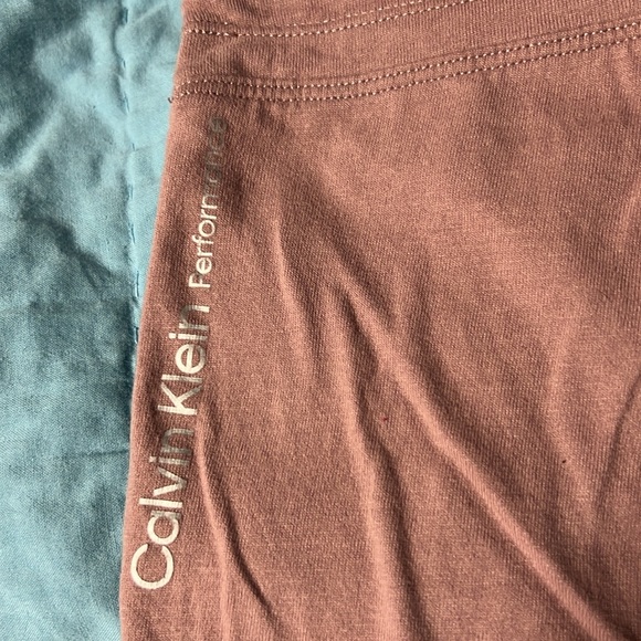 Calvin Kline performance Med - Picture 2 of 10